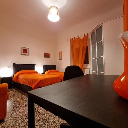 Wow Home 2 - 175 Mq - Posteggio Privato - Davanti Porto Traghetti - Fino A 10 Posti Letto - Balcone Генуя Екстер'єр фото