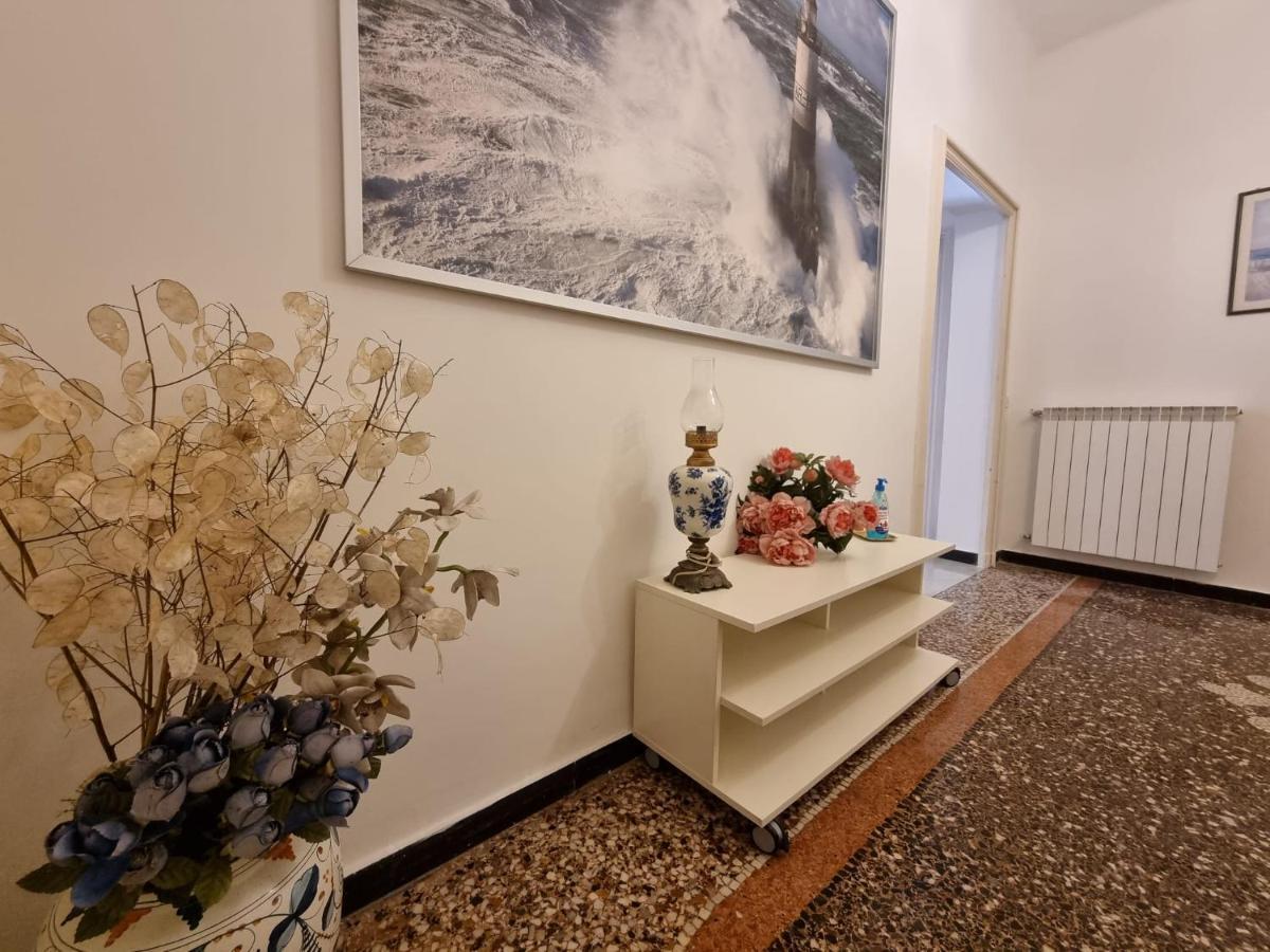 Wow Home 2 - 175 Mq - Posteggio Privato - Davanti Porto Traghetti - Fino A 10 Posti Letto - Balcone Генуя Екстер'єр фото