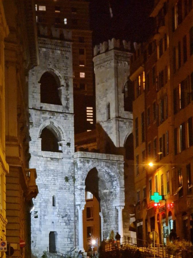 Wow Home 2 - 175 Mq - Posteggio Privato - Davanti Porto Traghetti - Fino A 10 Posti Letto - Balcone Генуя Екстер'єр фото