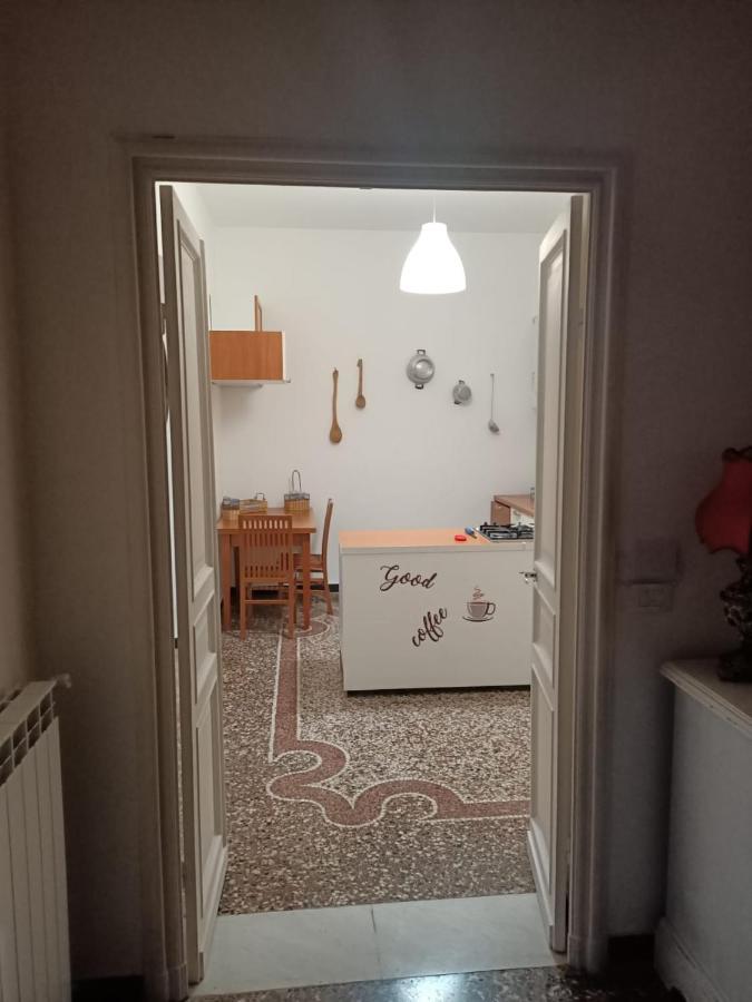 Wow Home 2 - 175 Mq - Posteggio Privato - Davanti Porto Traghetti - Fino A 10 Posti Letto - Balcone Генуя Екстер'єр фото