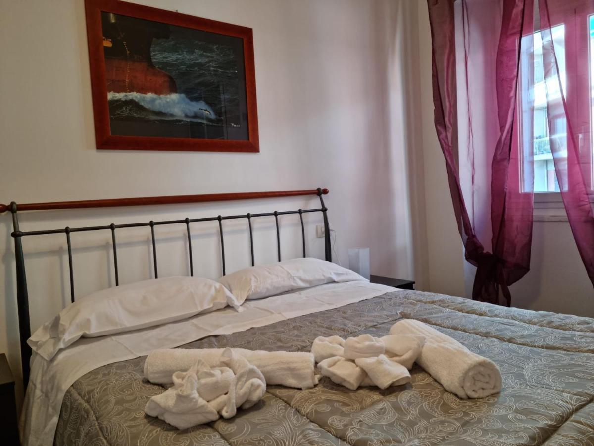 Wow Home 2 - 175 Mq - Posteggio Privato - Davanti Porto Traghetti - Fino A 10 Posti Letto - Balcone Генуя Екстер'єр фото