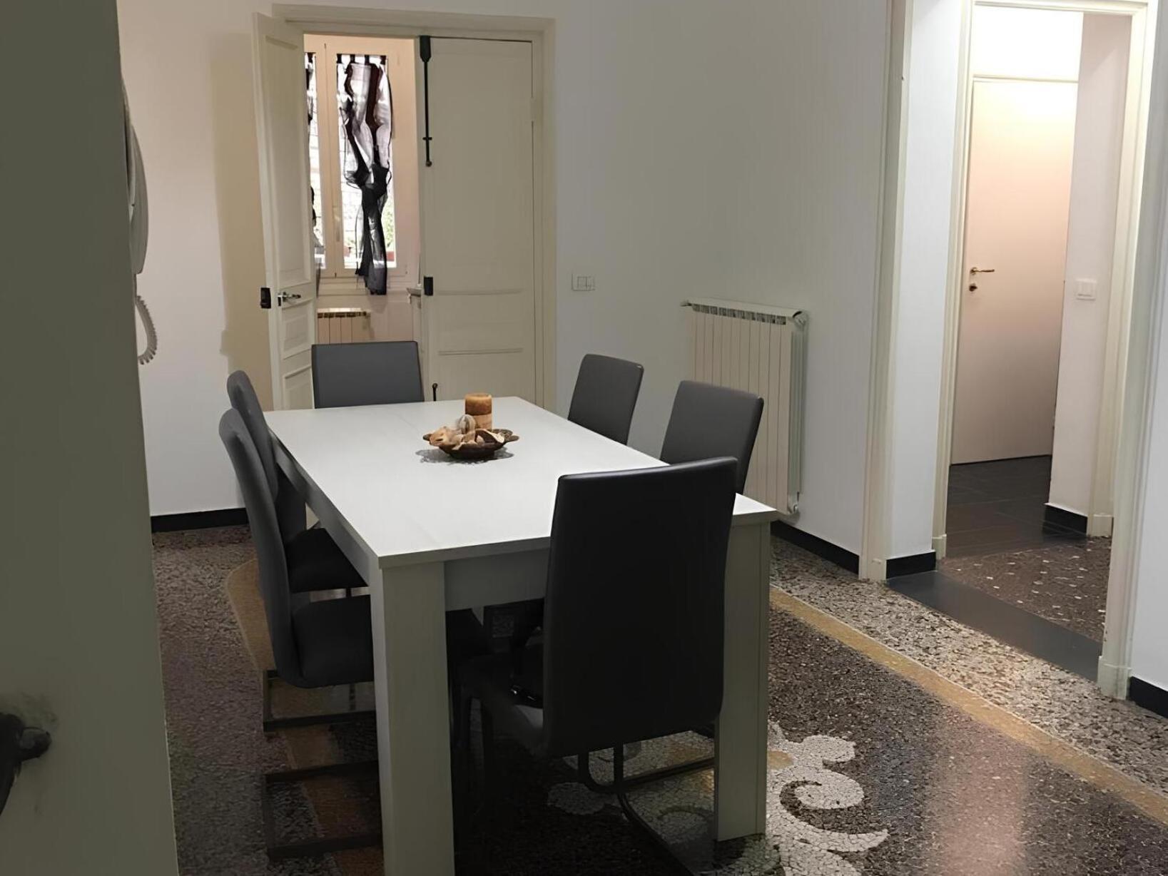Wow Home 2 - 175 Mq - Posteggio Privato - Davanti Porto Traghetti - Fino A 10 Posti Letto - Balcone Генуя Екстер'єр фото