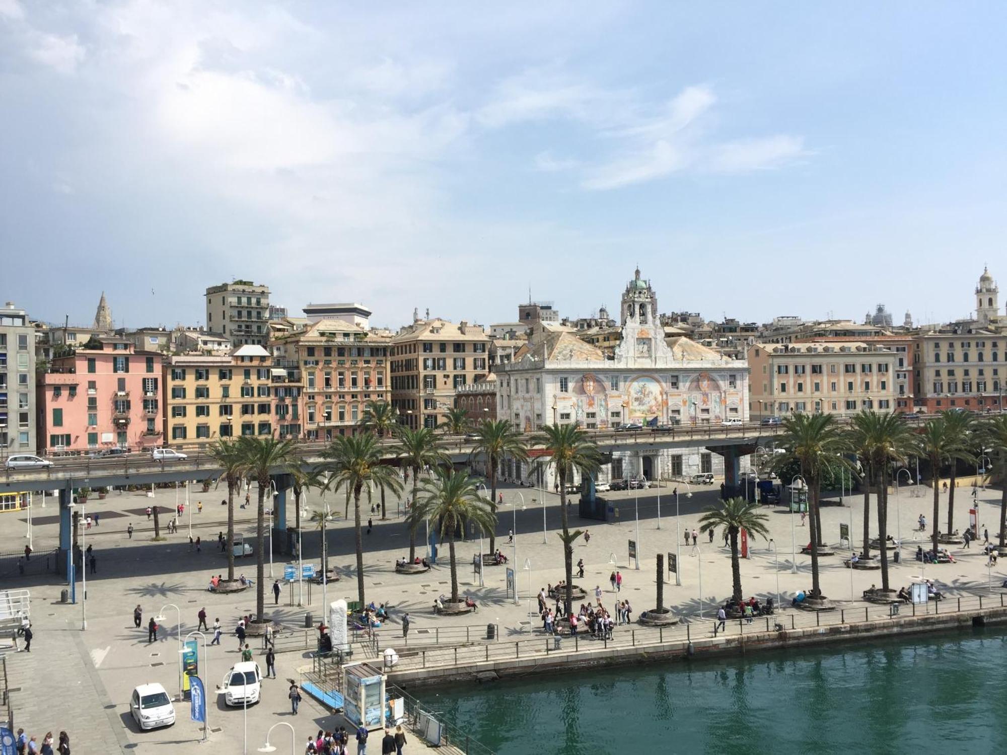 Wow Home 2 - 175 Mq - Posteggio Privato - Davanti Porto Traghetti - Fino A 10 Posti Letto - Balcone Генуя Екстер'єр фото